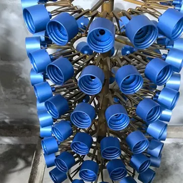 CNC-bearbeitete Teile blau eloxiert