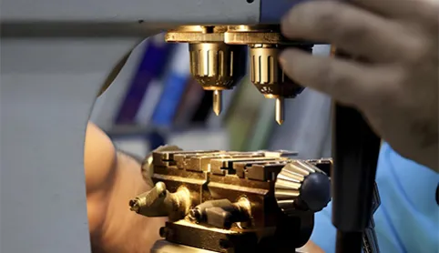 Entwerfen für die CNC-Bearbeitung: Tipps für Präzision und Effizienz