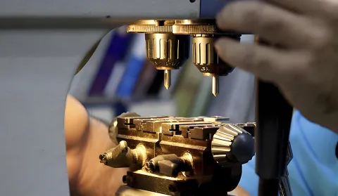 Entwerfen für die CNC-Bearbeitung: Tipps für Präzision und Effizienz