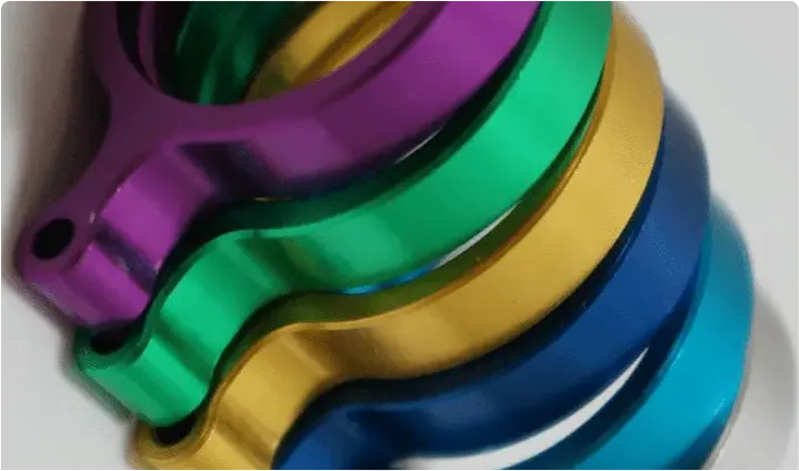 Oberflächenbehandlungen von Automobilteilen